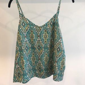 Patterned tank top with adjustable straps